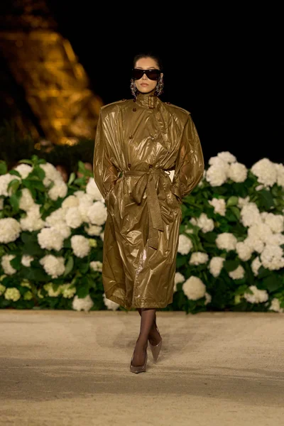 Look 19